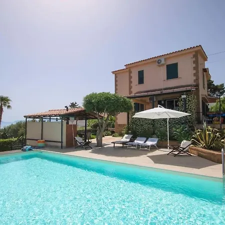 Il Geco Con Piscina Ad Villa Altavilla Milicia