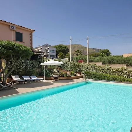 Il Geco Con Piscina Ad