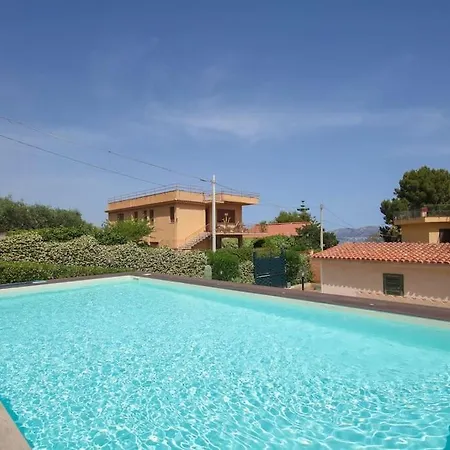 Il Geco Con Piscina Ad Villa Altavilla Milicia